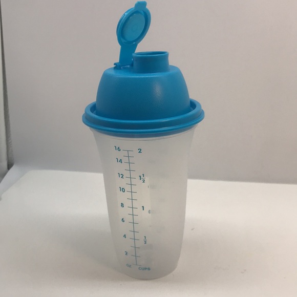 Tupperware Quick Shaker Blue Color - Picture 6 of 16